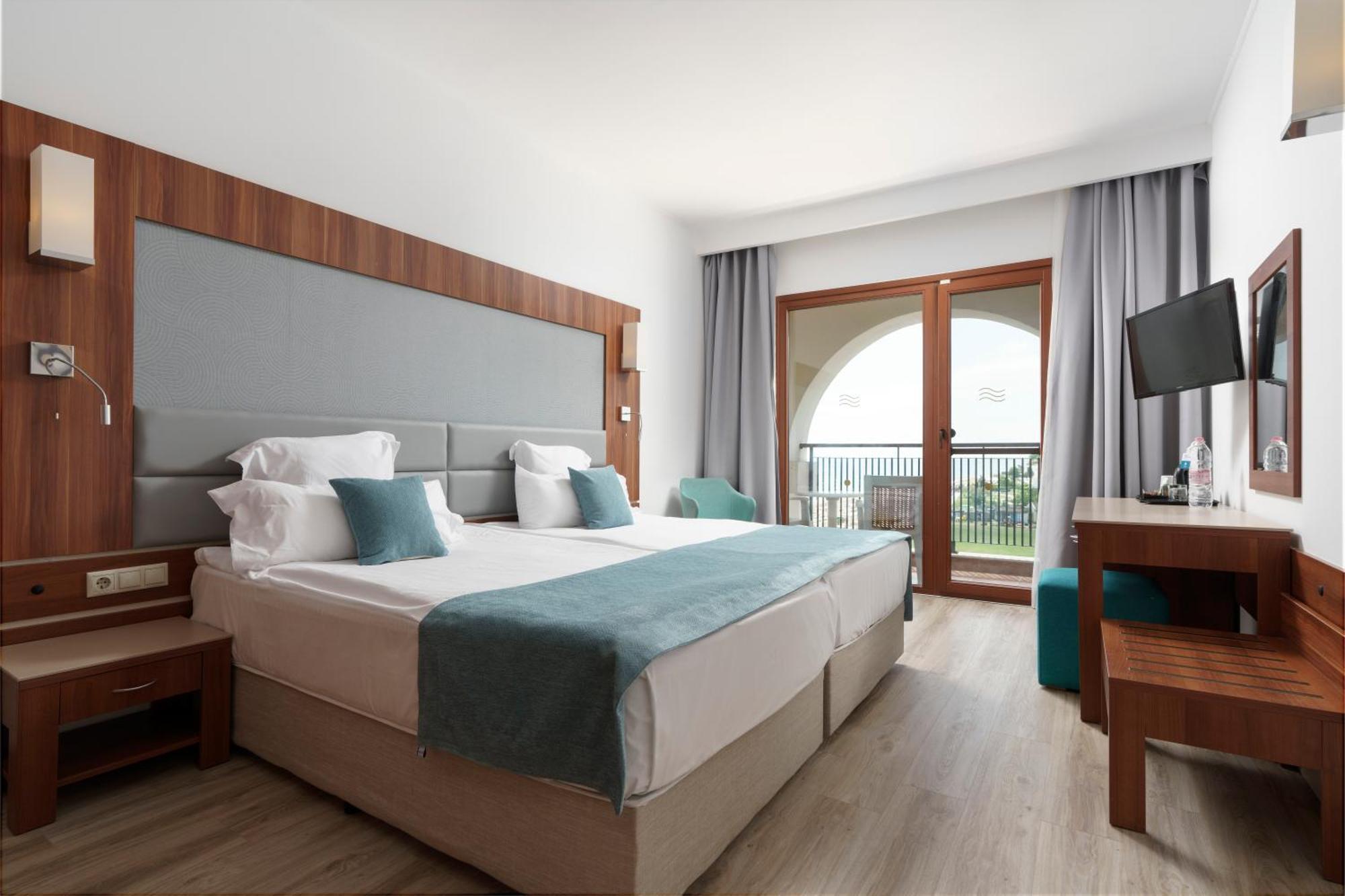 Alua Helios Bay Hotel Obzor Room photo